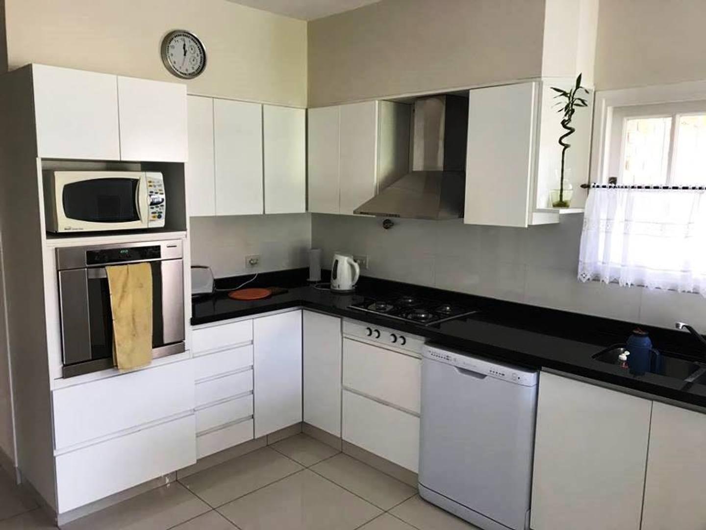 Casa 6 ambientes con 6 baños