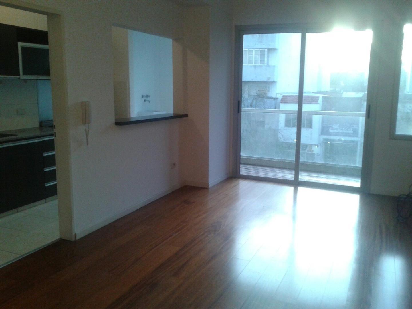 60 Entre 8 Y 9 , Piso 2