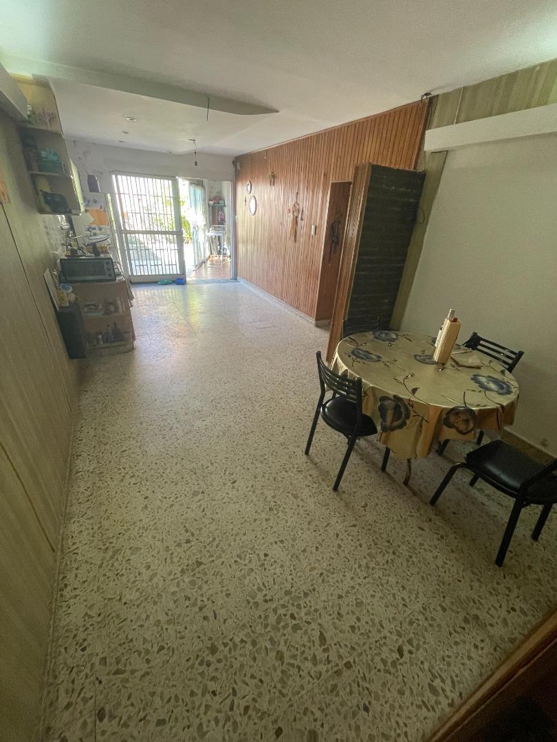 CASA EN VENTA APTA CREDITO 3 DORMITORIOS PATIO Y COCHERA