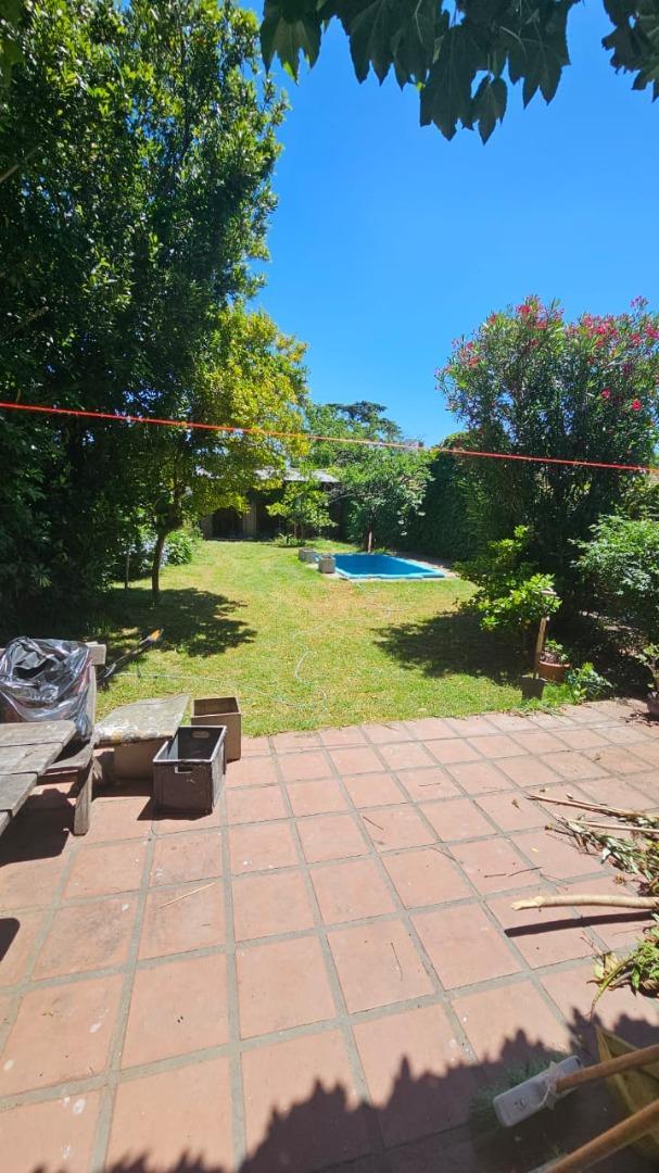 Hermoso chalet con pileta y quincho