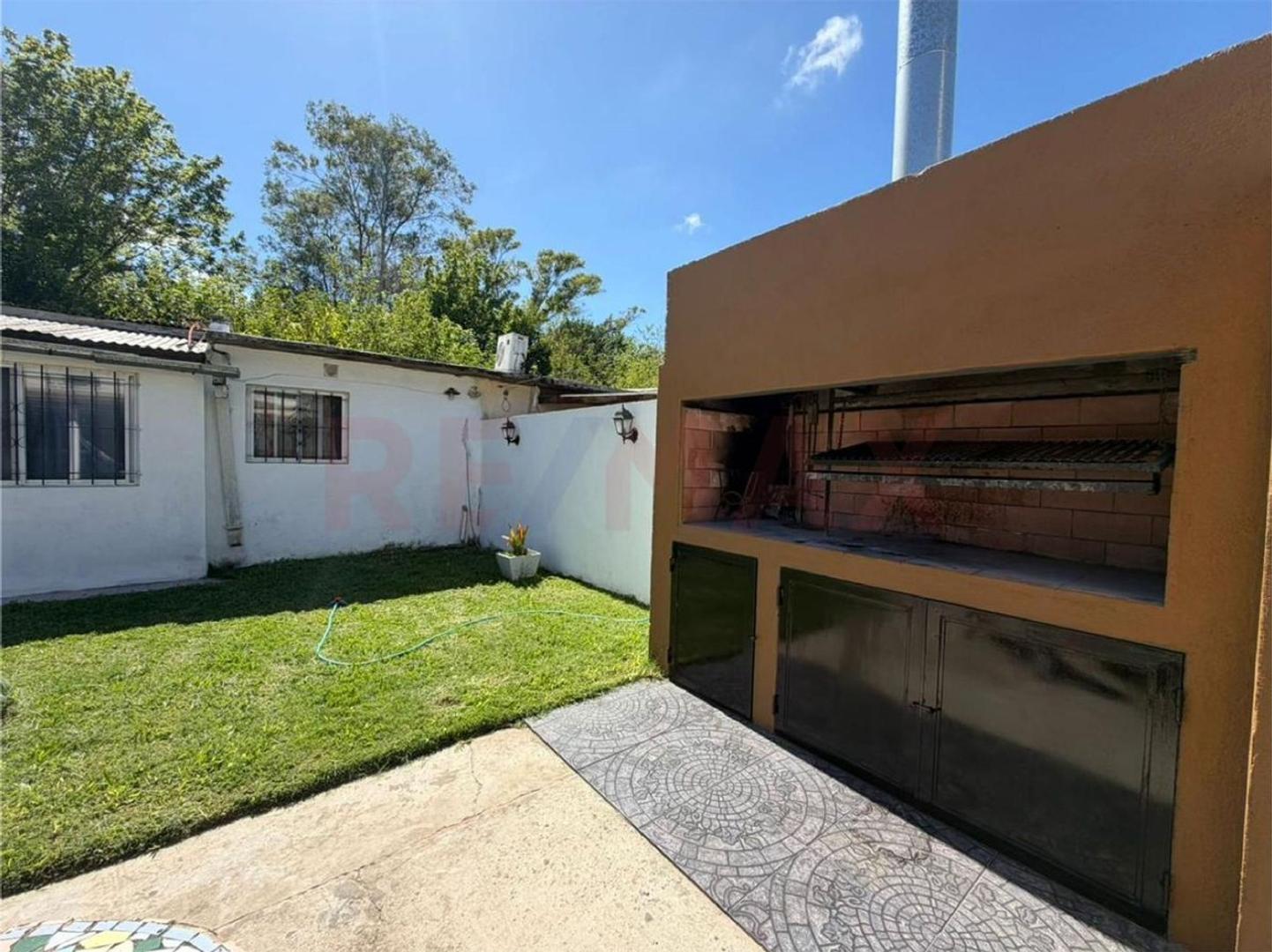 Venta casa jardin, parrilla y cochera Benavidez