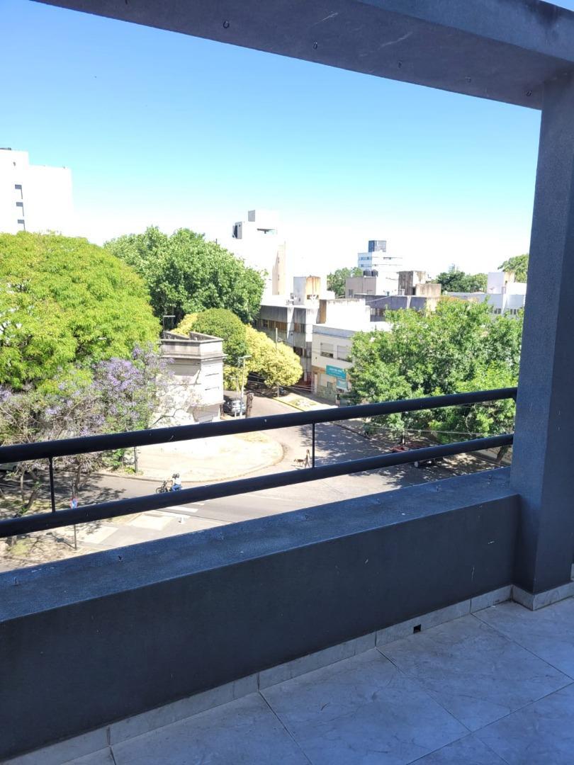 Departamento en Alquiler con 1 cocheras