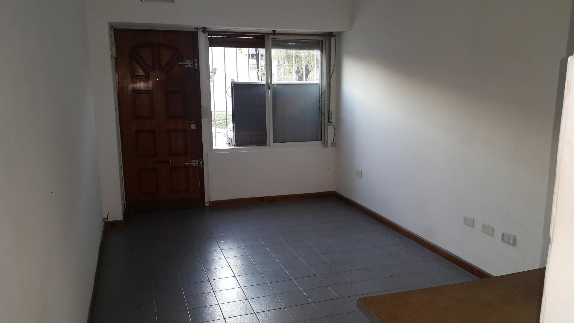 Depto Tipo Casa en Venta de 2 ambientes