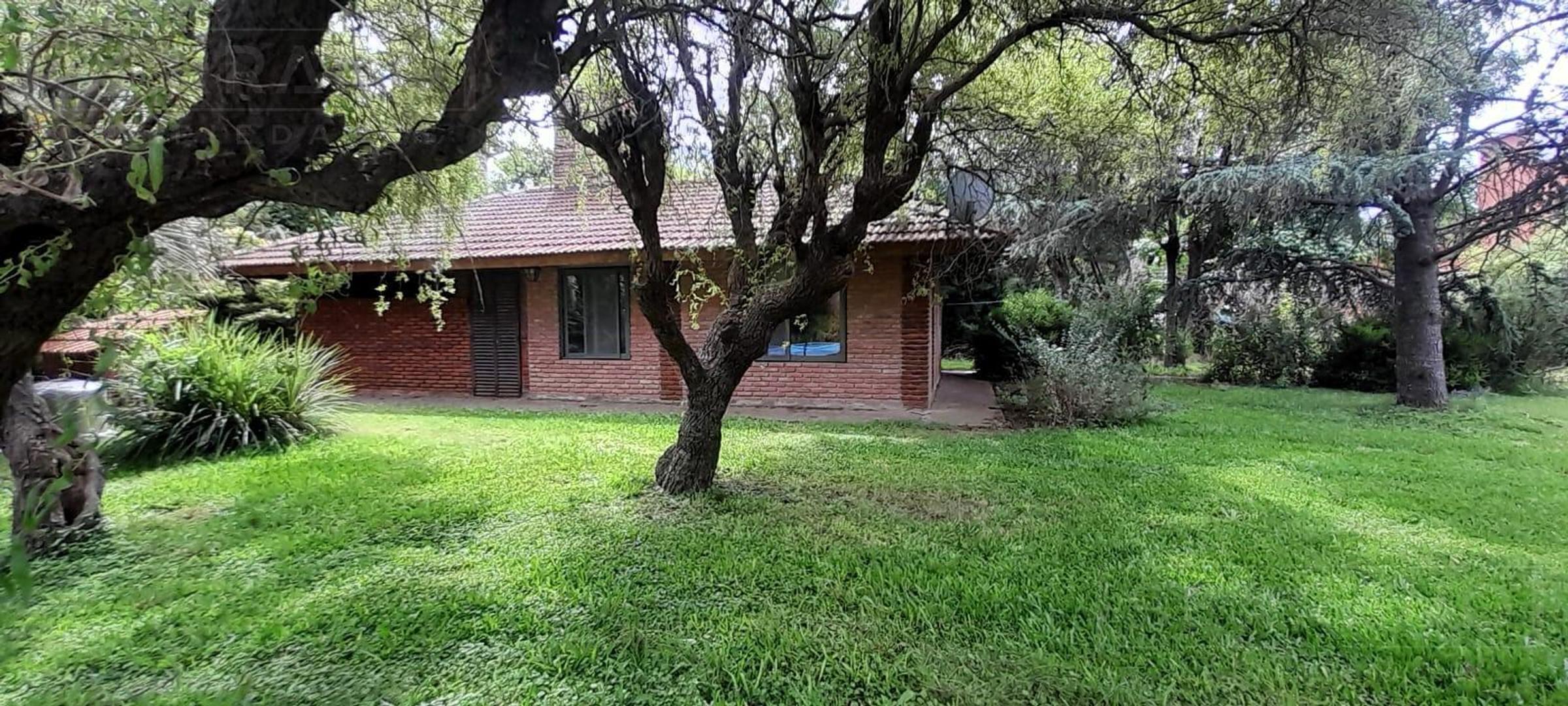SDA Venta Casa dos ambientes, pileta, calle Miguel Cané al 400, Parque Sakura, Exaltacion de la Cruz