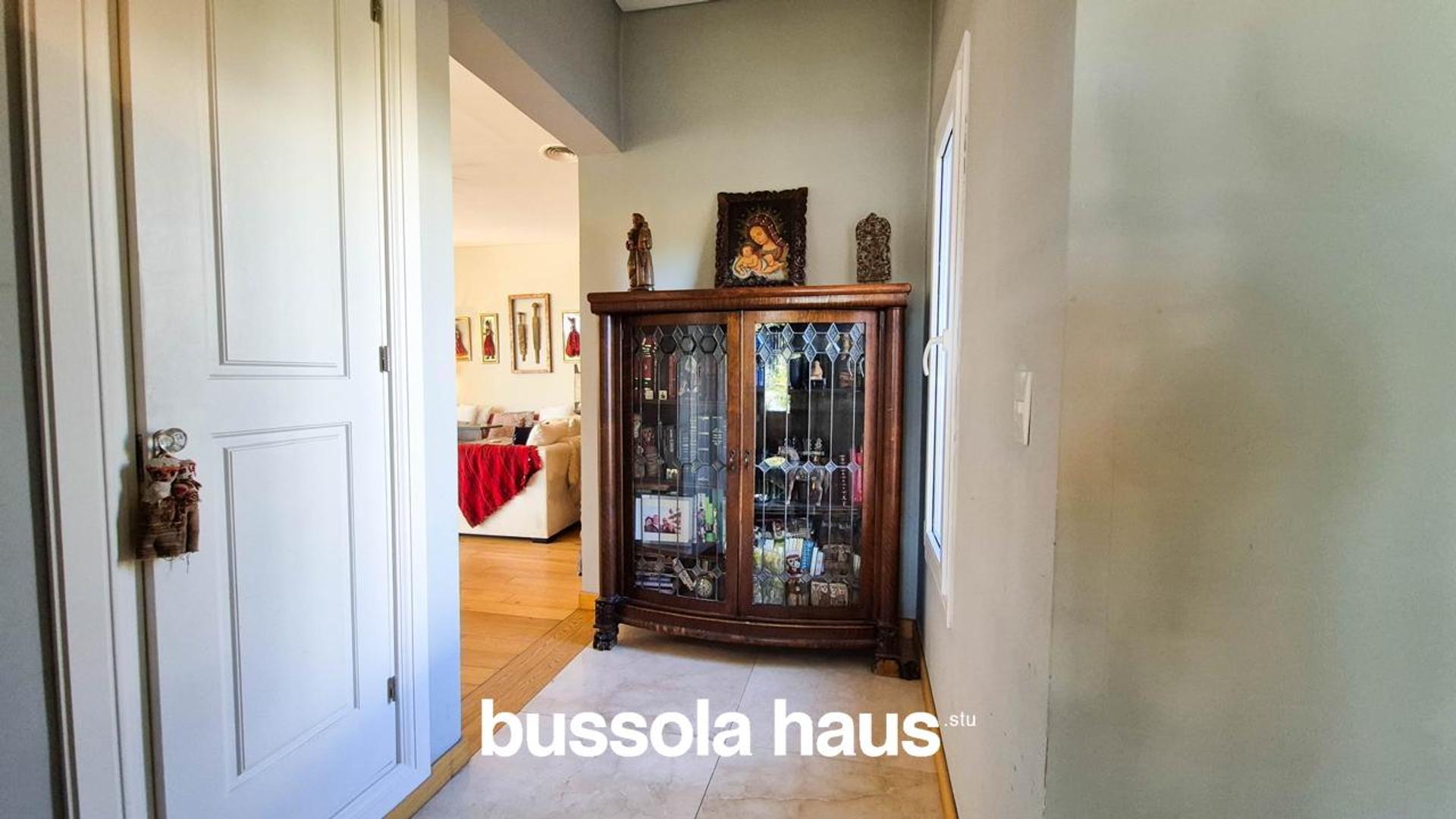 Casa 6 ambientes con 4 baños