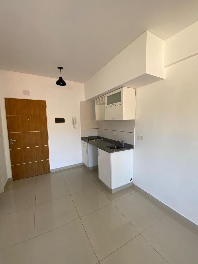 Departamento en Alquiler en Ramos Mejia Sur, $ 400.000