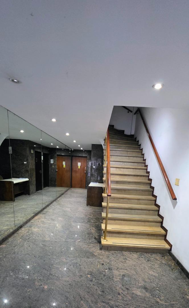 Teniente General Juan Domingo Peron 1500, Piso 1