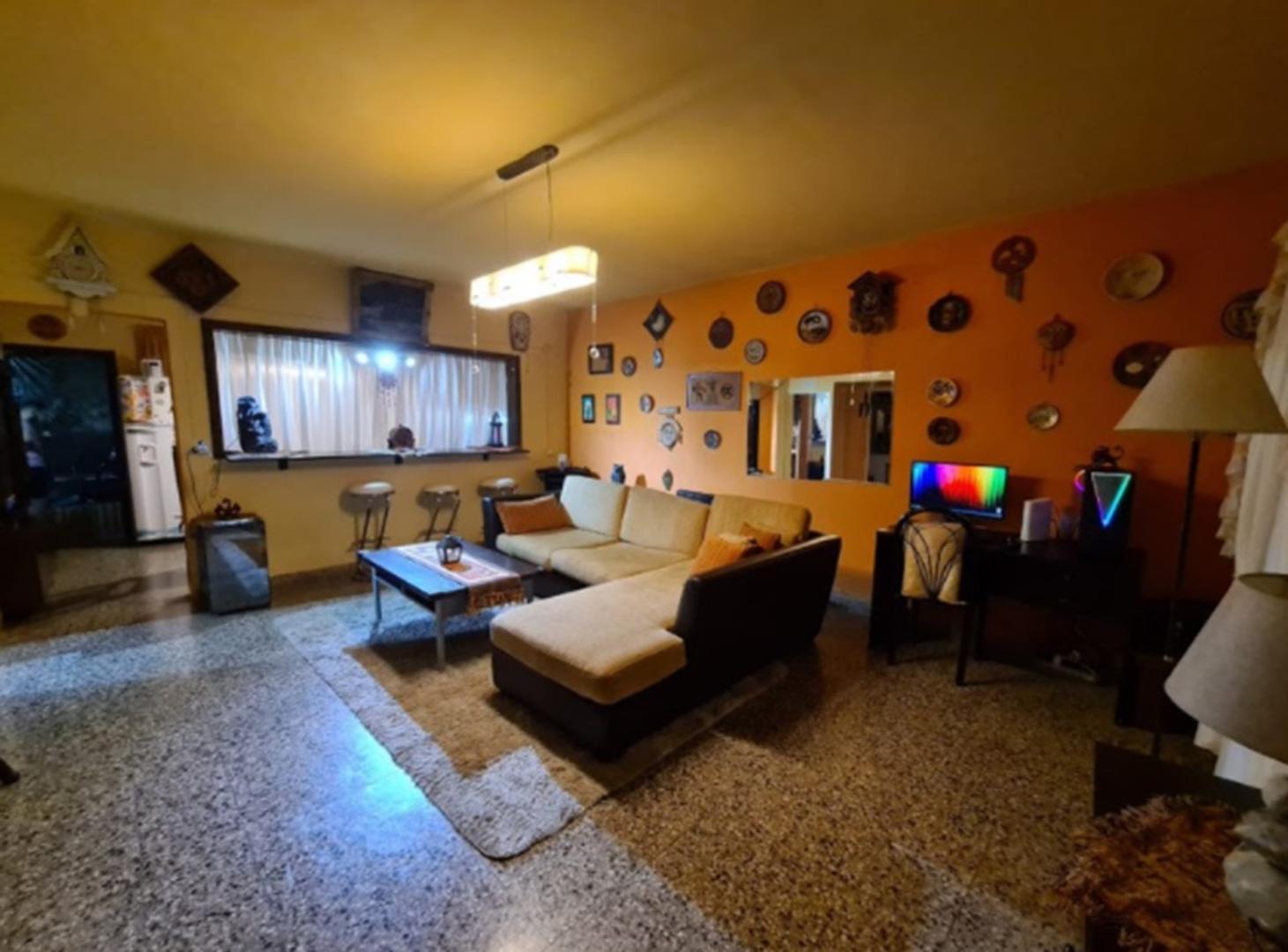 Depto Tipo Casa en Venta en Castelar Sur, USD 90.000