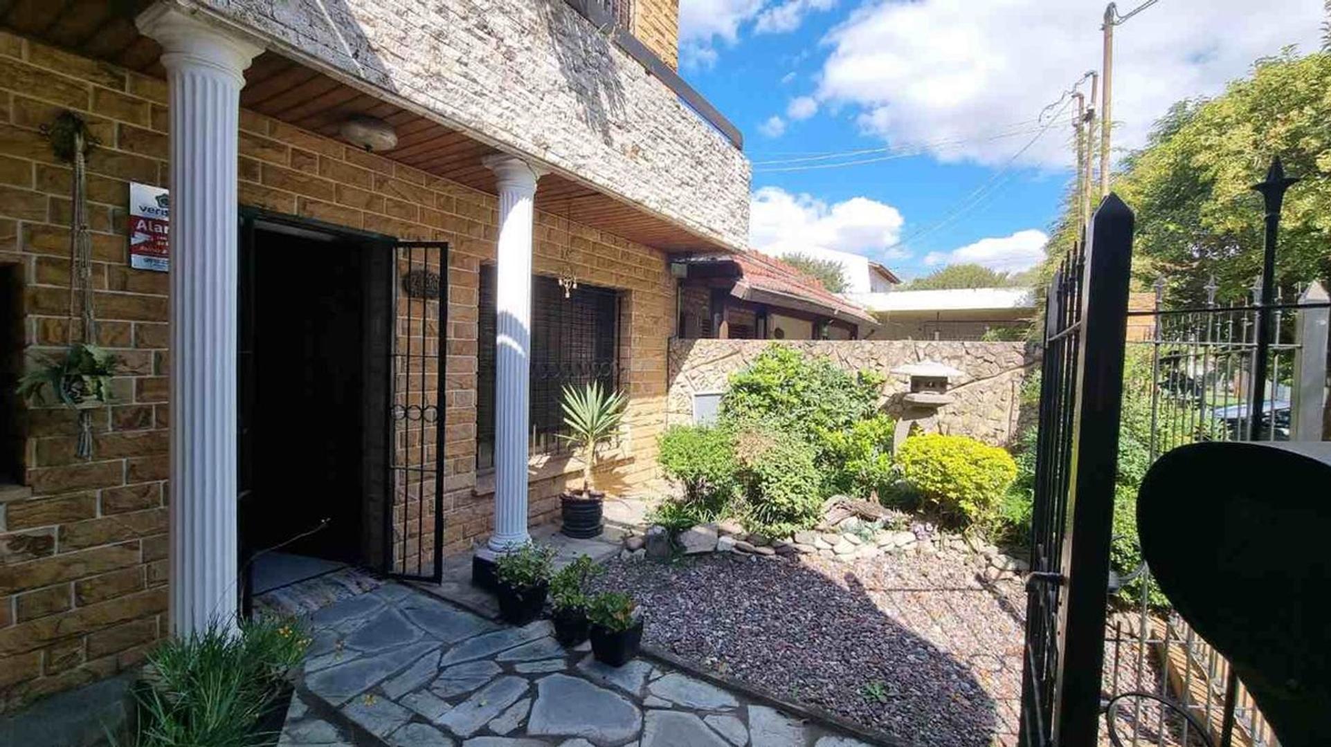 Casa en Venta en Martín Coronado, USD 189.900