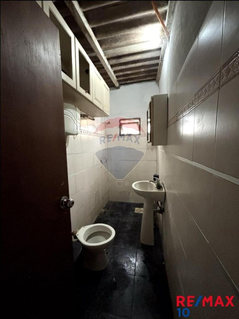 Casa, 2 dormitorios, se vende.