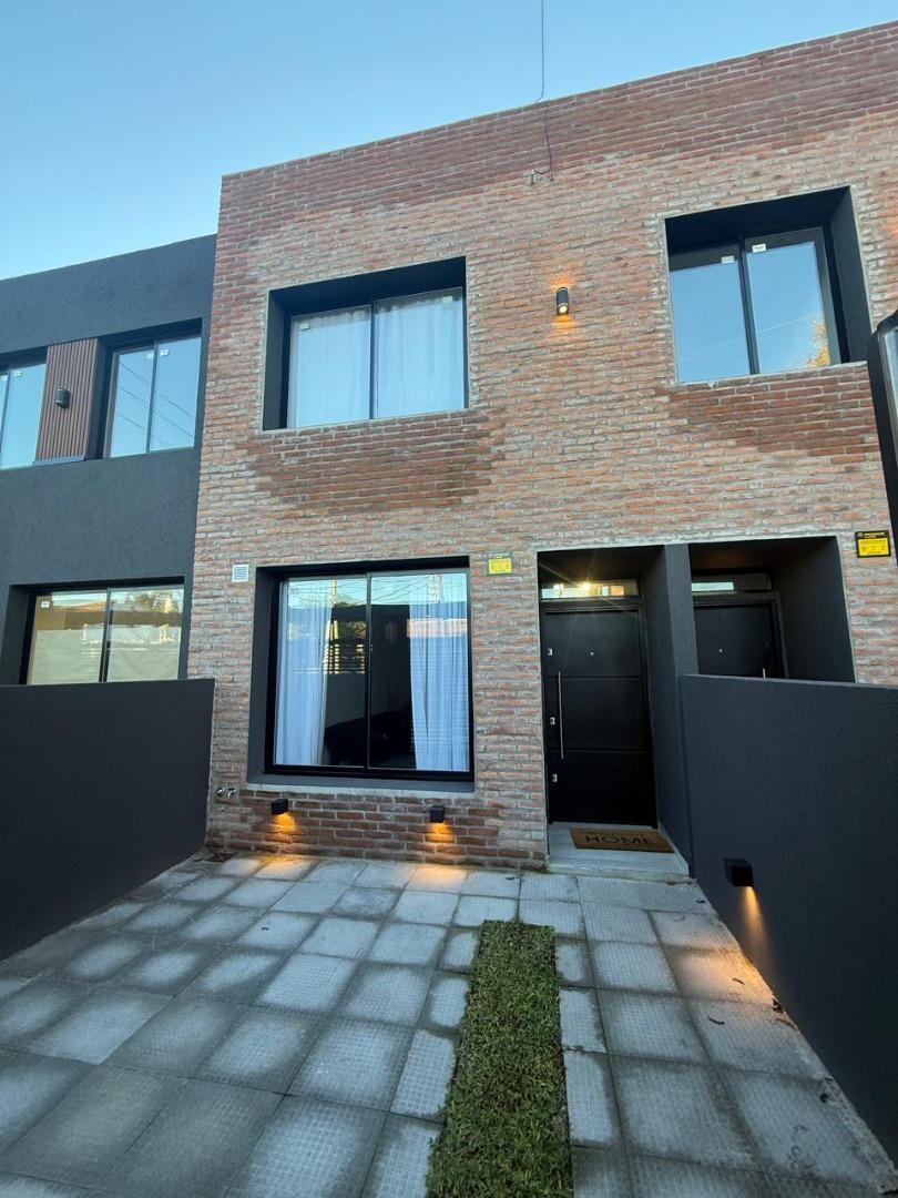 Depto Tipo Casa en Venta de 4 ambientes