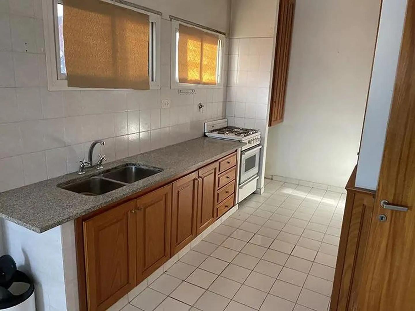 Departamento 4 ambientes con 2 baños