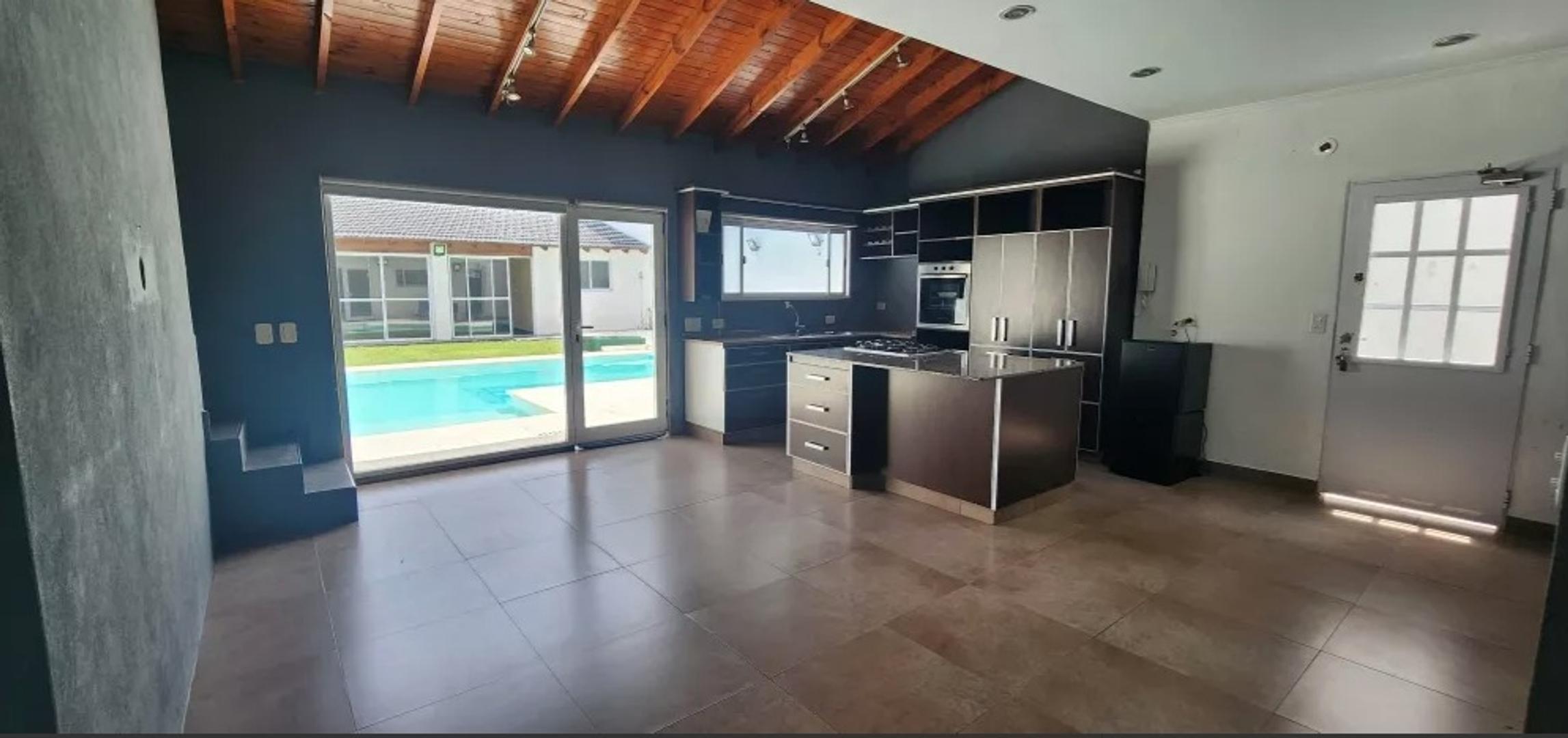 Casa 5 ambientes con 3 baños