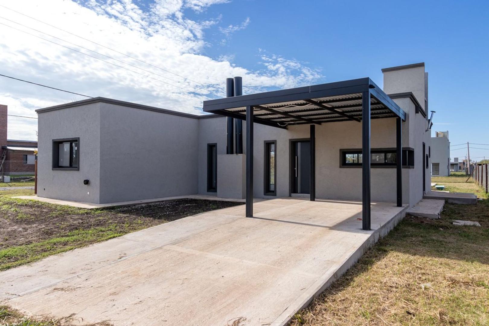 ALQUILER  CASA EN ROLDÁN CON PILETA