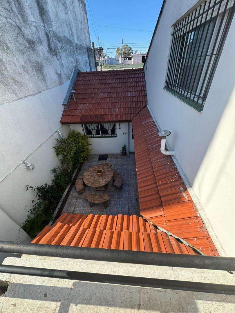 CASA EN VENTA 5 AMBIENTES