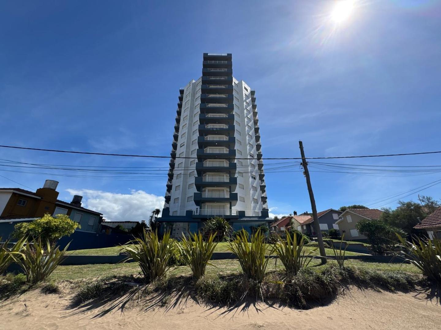 Departamento 4 ambientes frente al mar en Edificio Orion