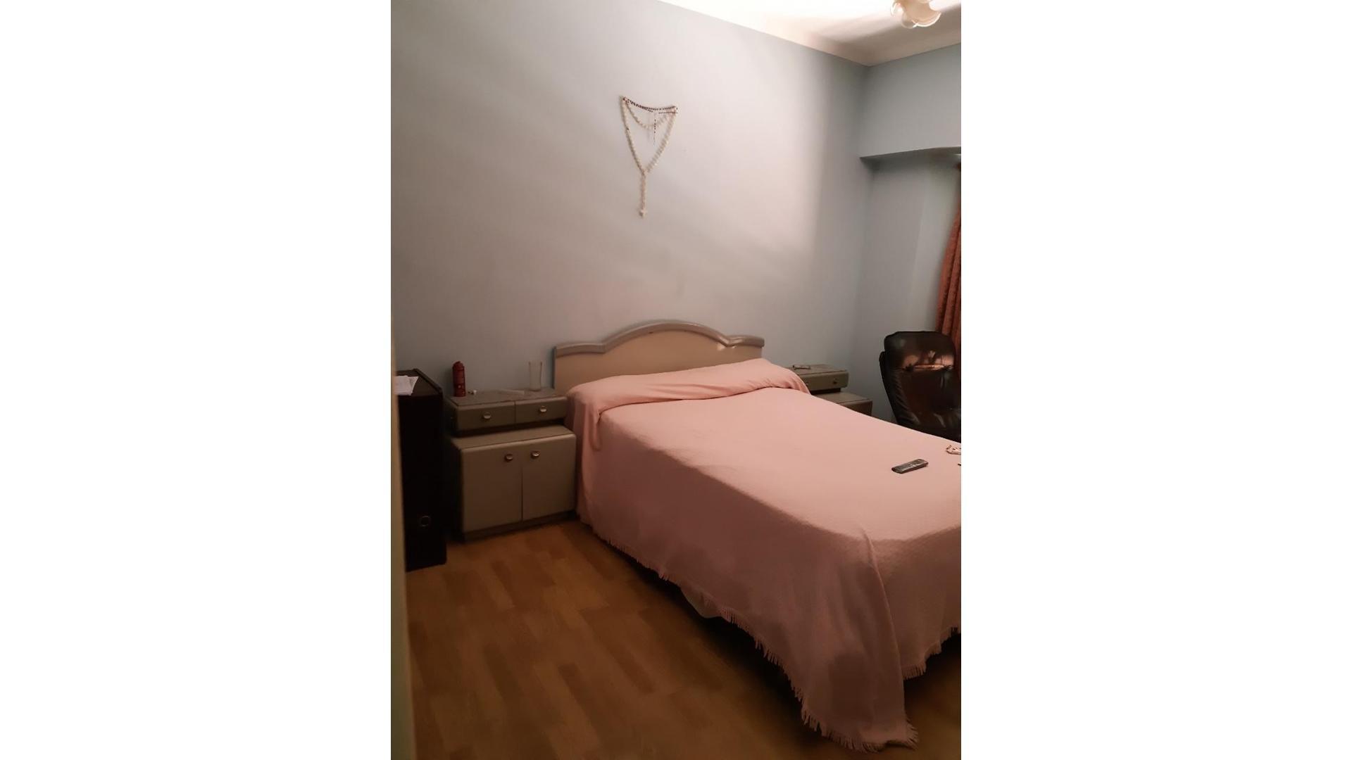 Importante chalet 6 amb con garage y fondo libre