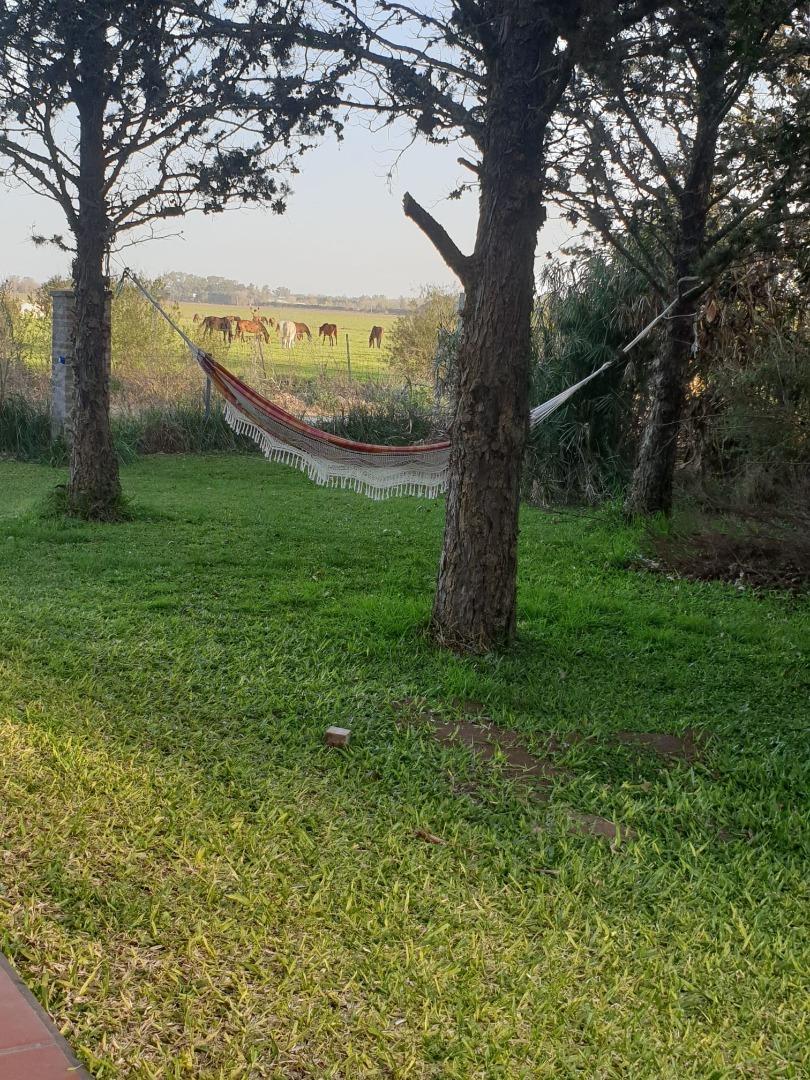 casa con jardin y pileta