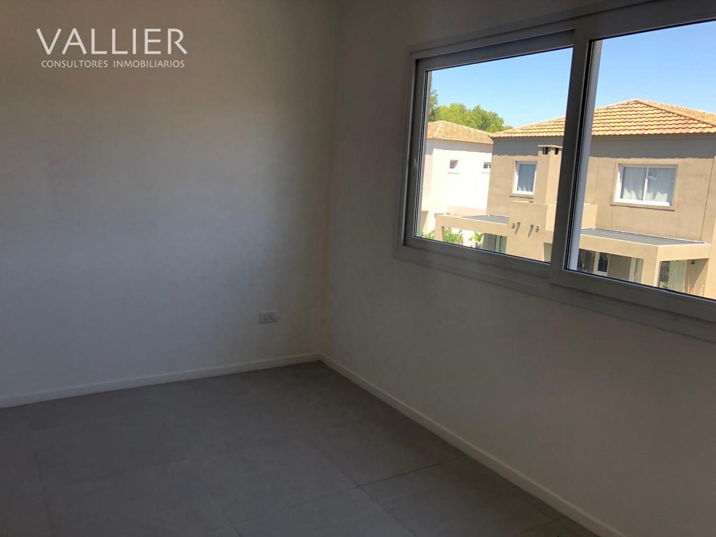 Casa en Alquiler con 1 cochera