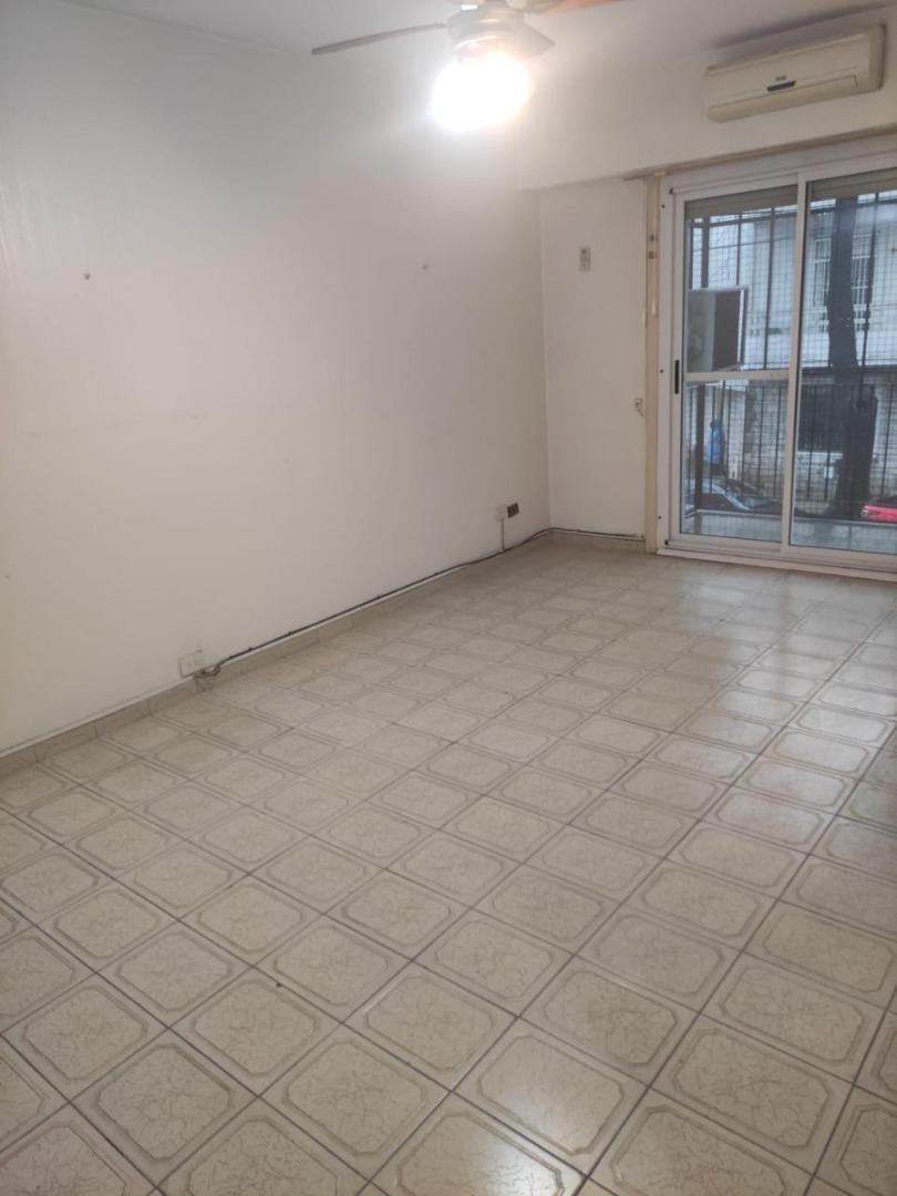 Giribone 700 , Piso 1