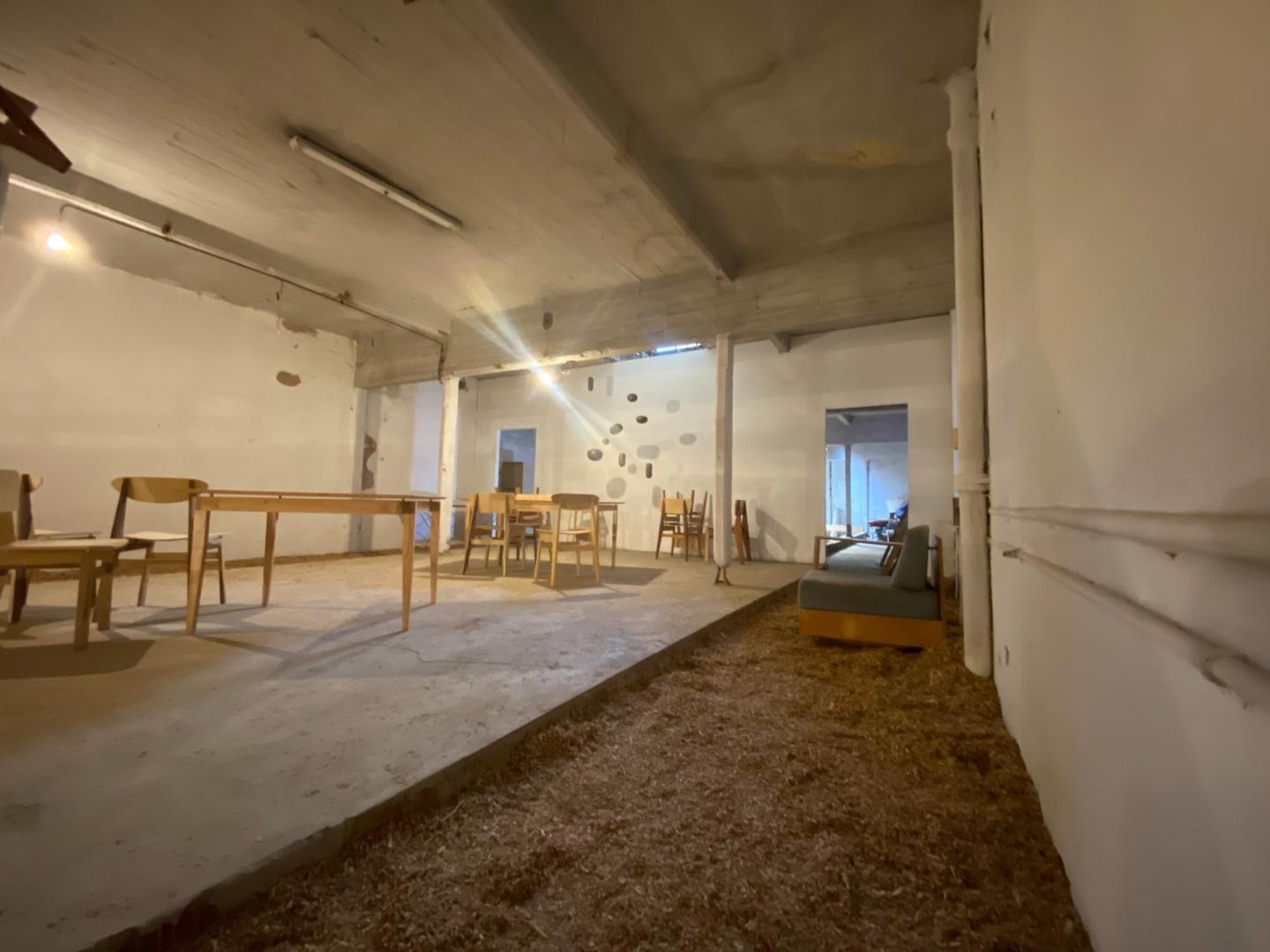 DEPOSITO CON VIVIENDA EN PRIMER PISO