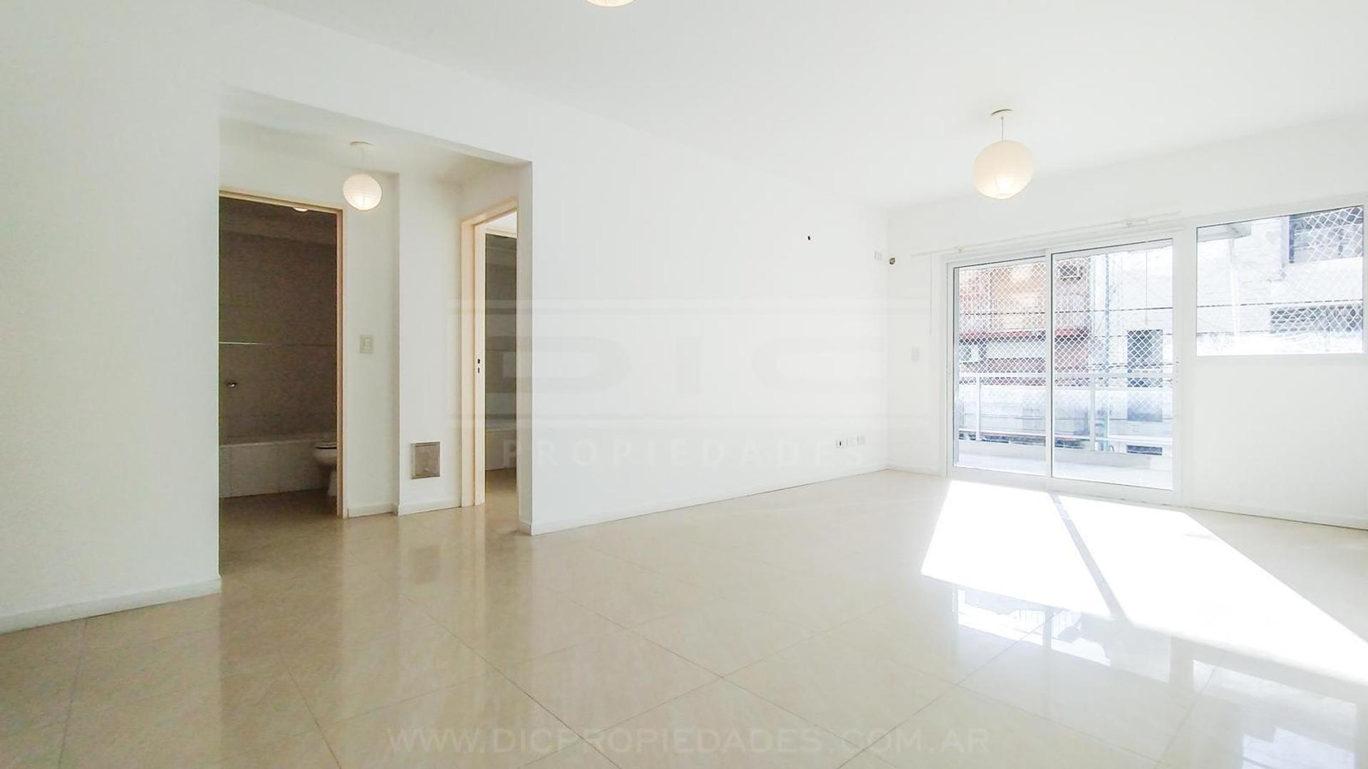 Departamento 3 ambientes con 2 baños