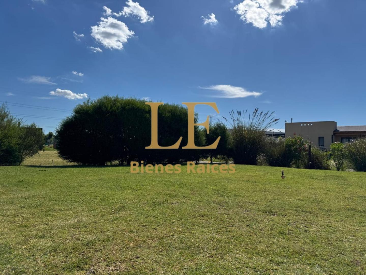 Casa 5 ambientes con 4 baños