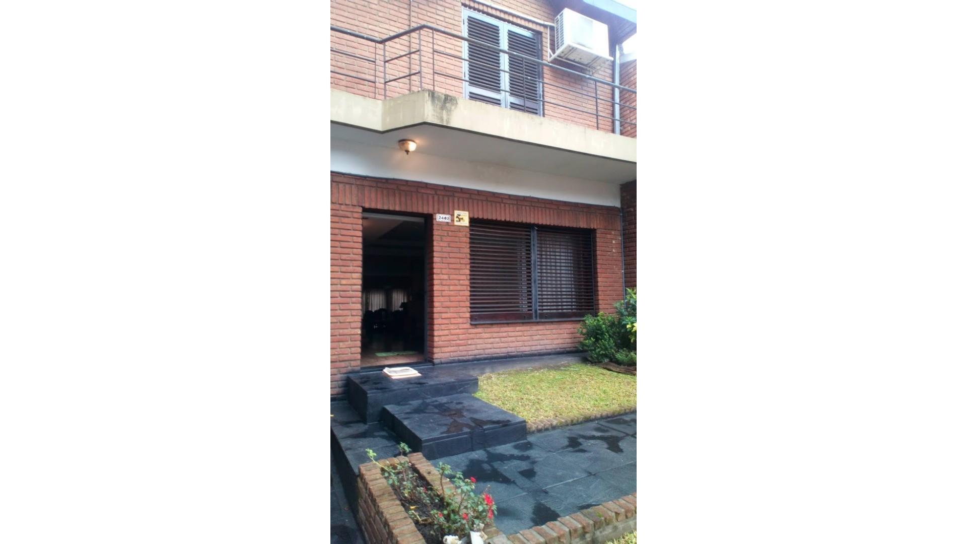 Casa con patio y pileta