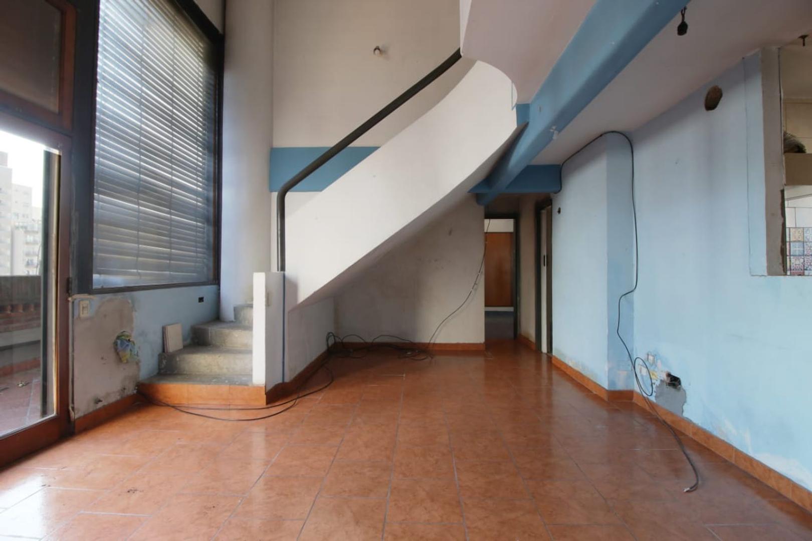 VENTA DEPTO 3 AMB A REFACCIONAR en Lanús y COCHERA