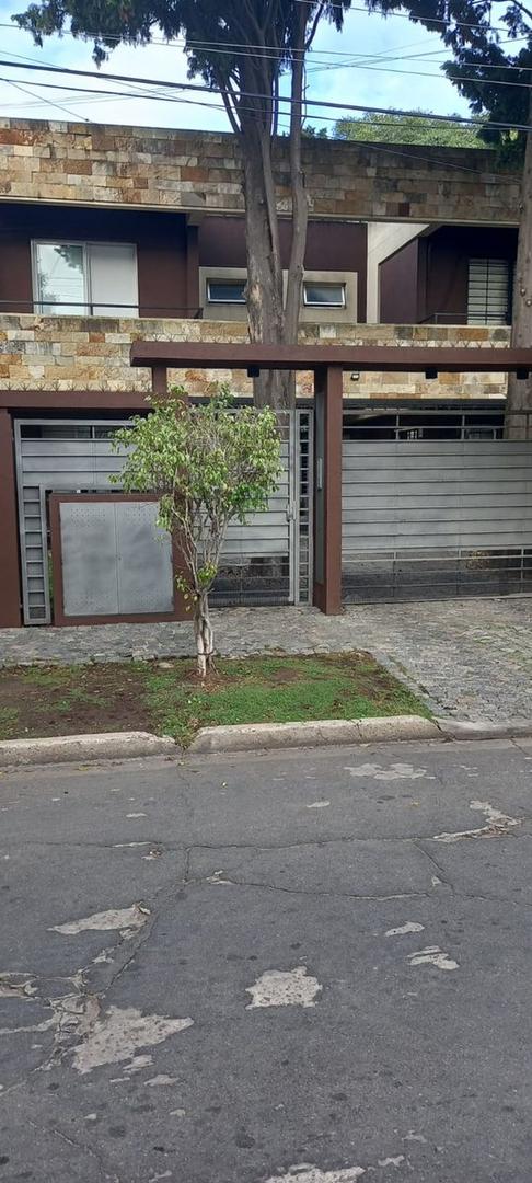 EXCELENTE DÚPLEX 3 AMB ZONA RESIDENCIAL ADROGUÉ