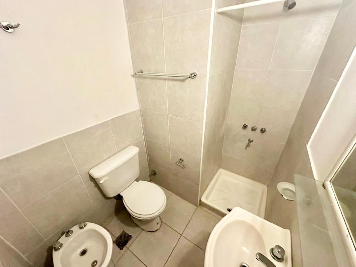 Departamento en Alquiler en Castelar Sur, $ 400.000