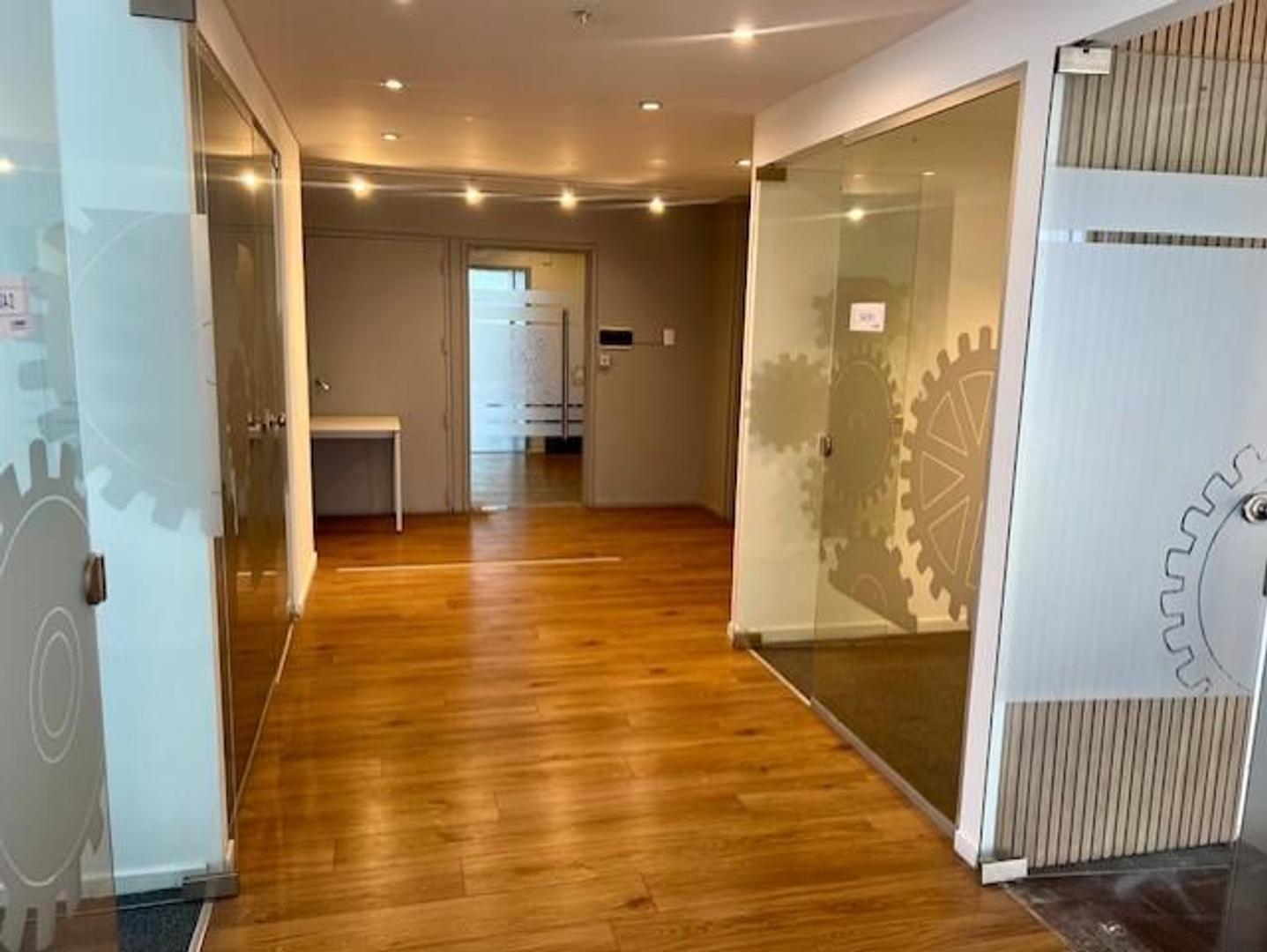 Oficina Premium en Alquiler, con Balcón y Cochera - Núñez