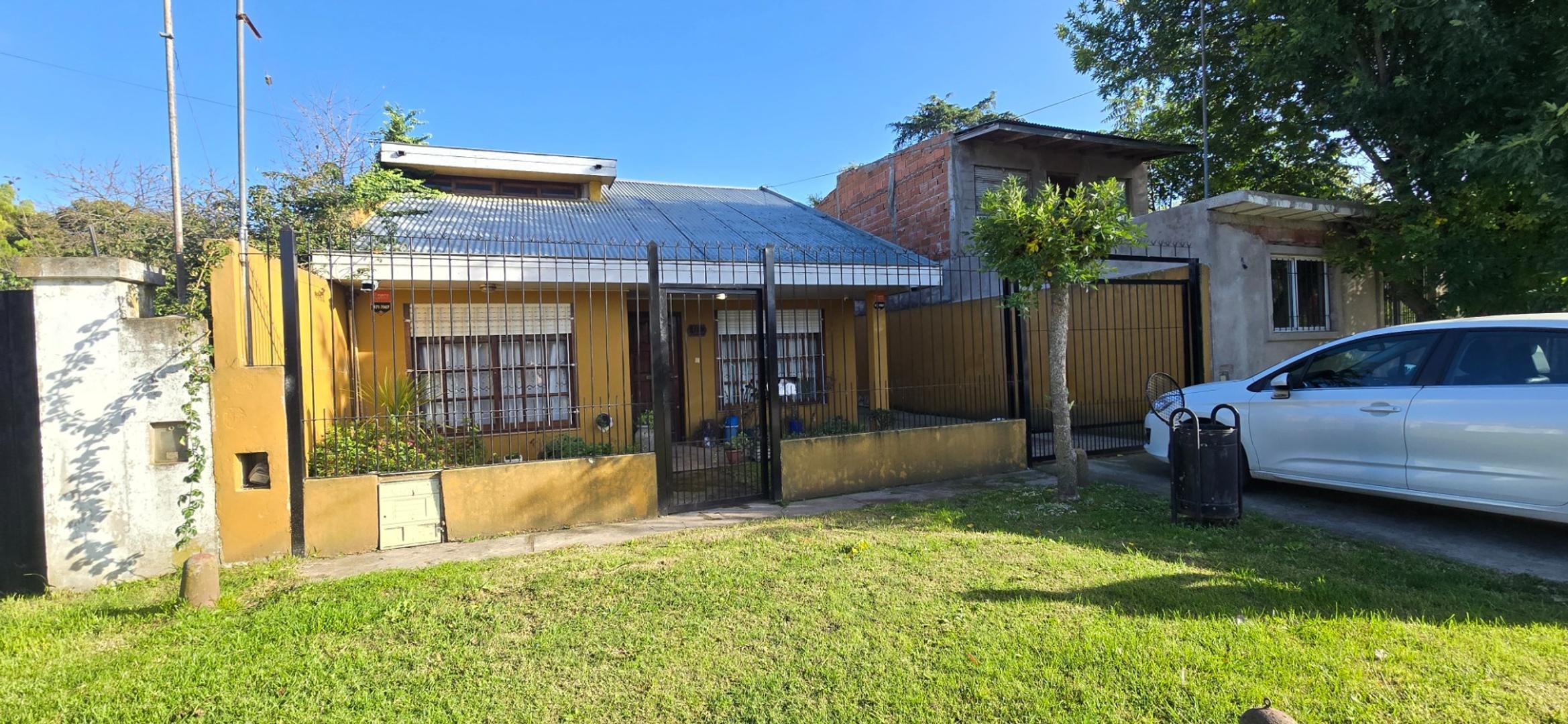 OPORTUNIDAD CASA EN BARRIO LOS TILOS
