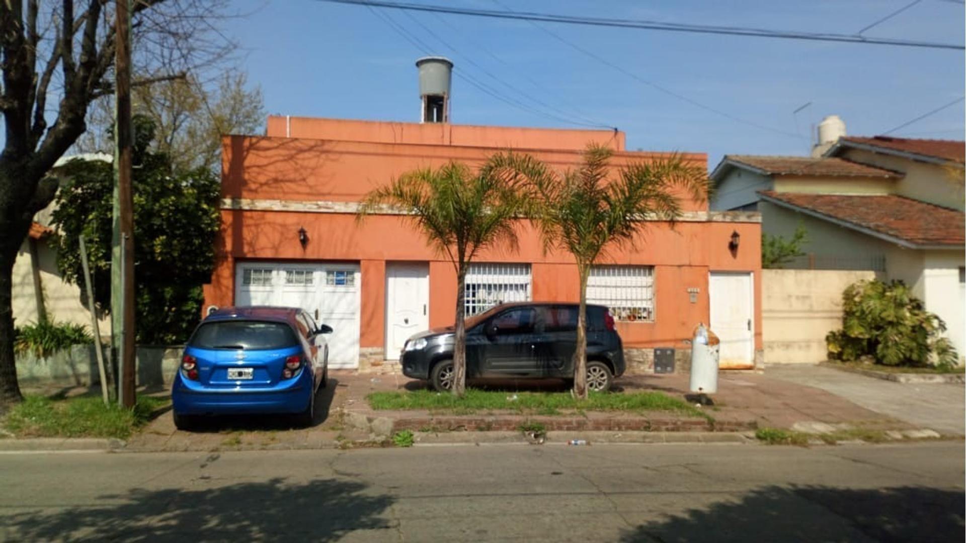 Espectacular casa 6 amb. con en la mejor zona de Haedo