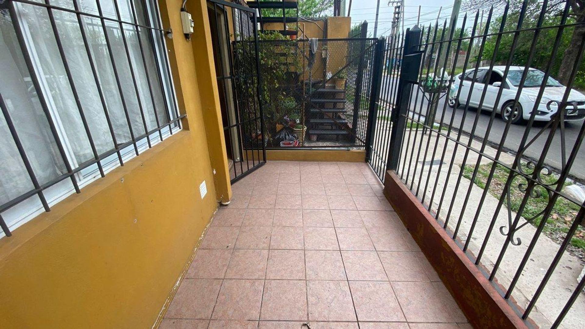 Depto Tipo Casa 3 ambientes con 1 baño