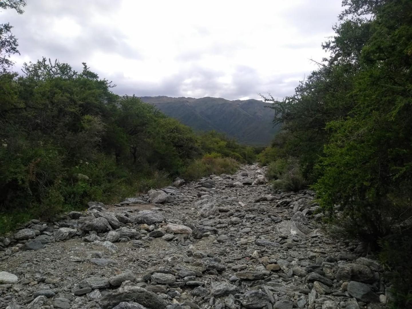 A 2km De La Ruta N°1