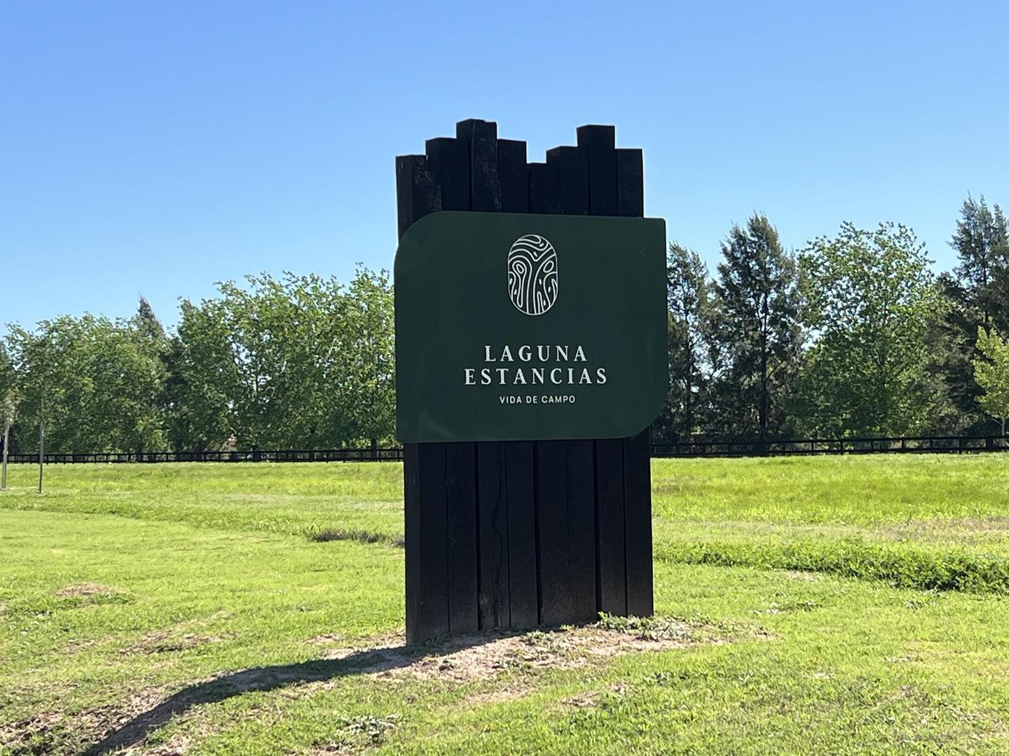 Barrio Lagunas, Estancias del Pilar