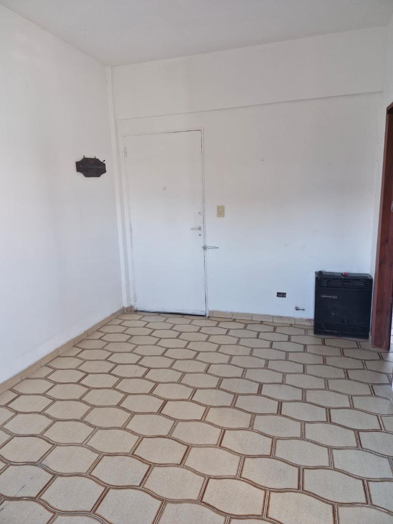 Suipacha 500 , Piso 1