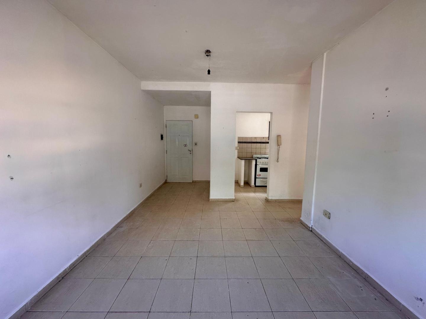 Departamento en Venta en Villa Elvira, USD 45.000