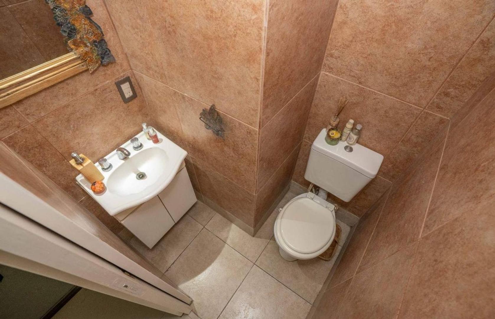 VENTA CASA 6 AMB CON JARDIN Y QUINCHO - EL TALAR