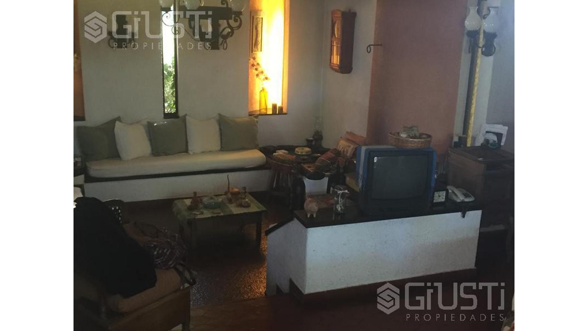 Casa en Venta en Ituzaingo, USD 275.000