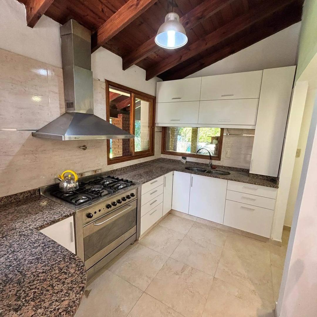 Casa 4 ambientes con 4 baños