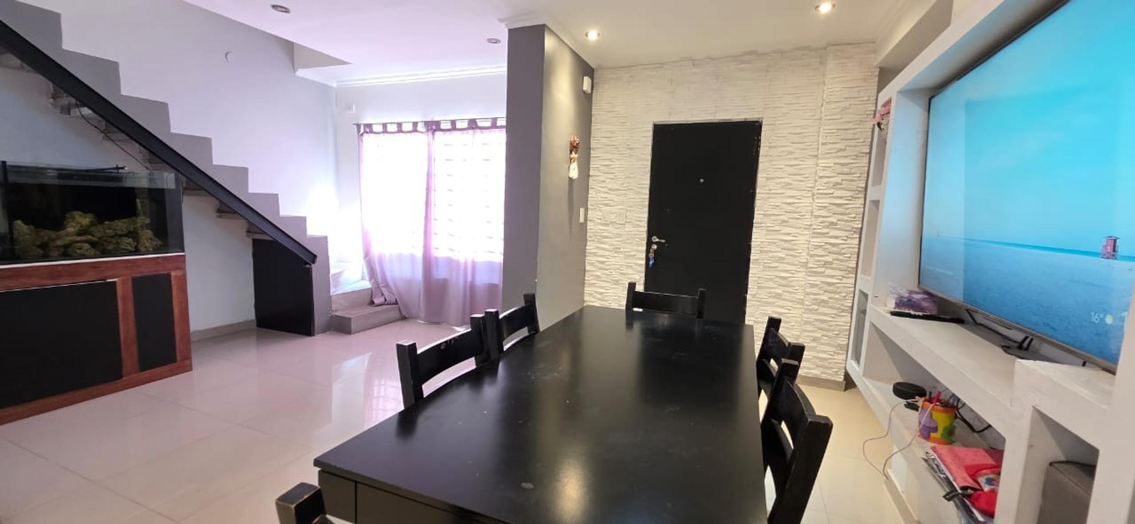 Casa 5 ambientes con 3 baños