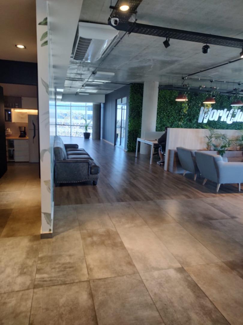 Oficina corporativa de 560 metros ingreso inmediato.