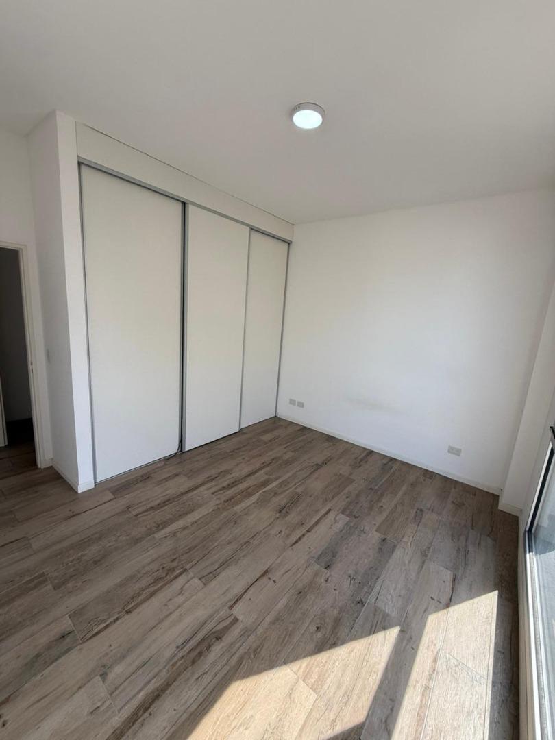 DEPARTAMENTO 2 AMBIENTES  CON BAULERA