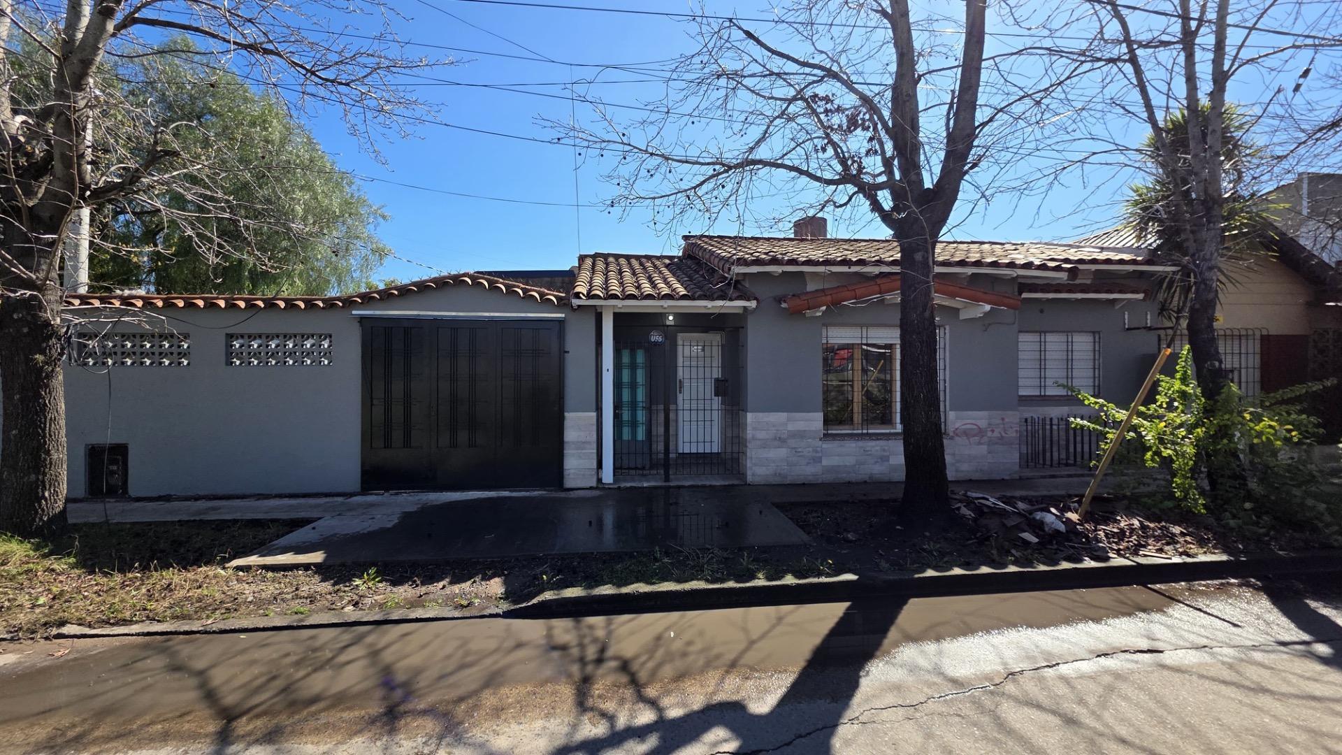 Chalet 3 ambientes - castelar norte