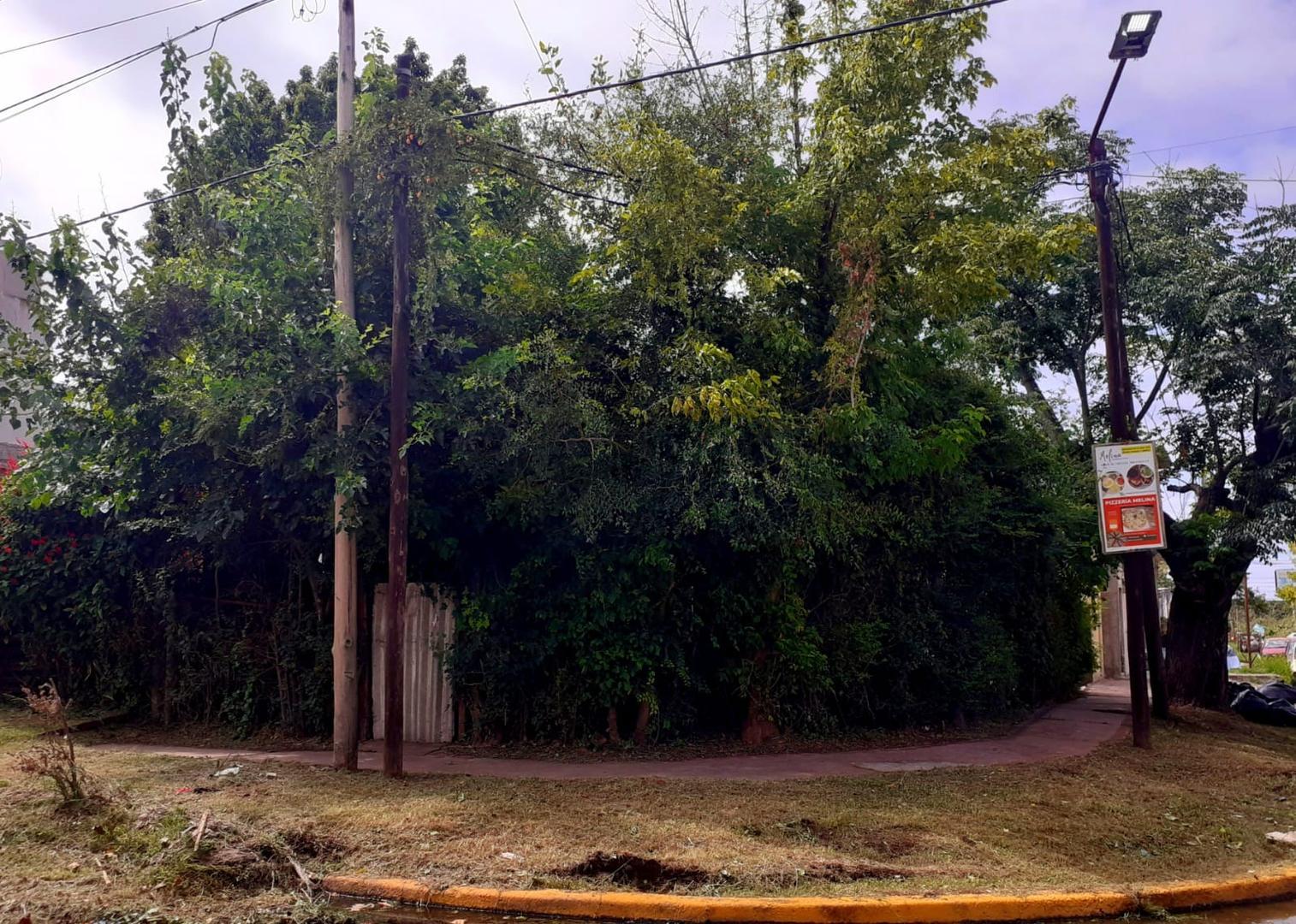 Oportunidad! Lote/Casa en Esquina a RECICLAR/DEMOLER.