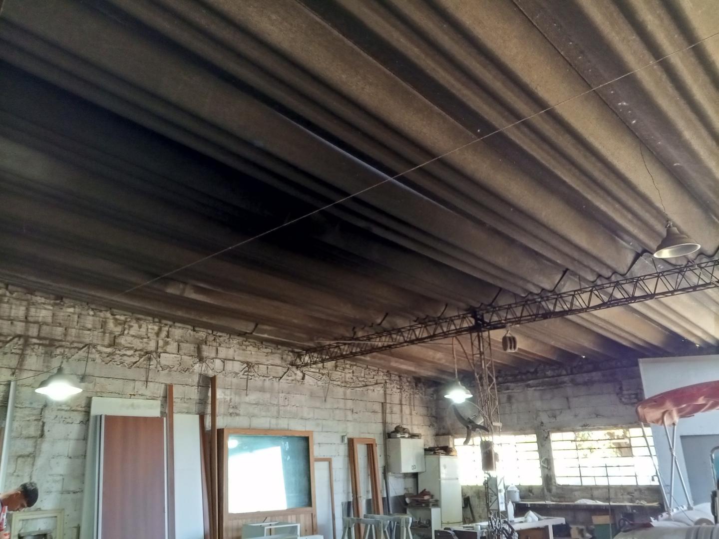 GALPON EN VENTA AVENIDA 72 y 138 - 300 m2 CUBIERTOS