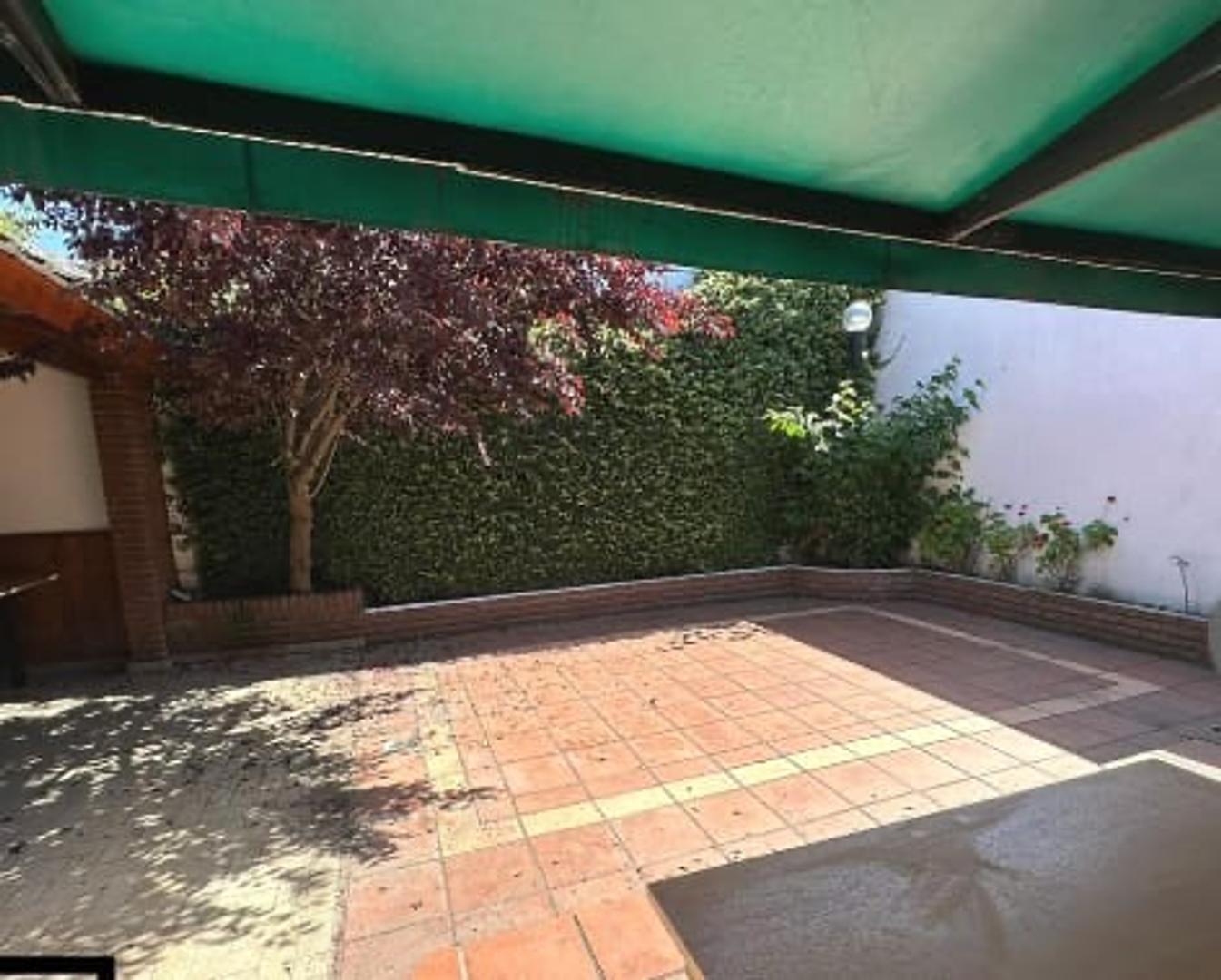 Casa en Alquiler Temporal con 1 cochera