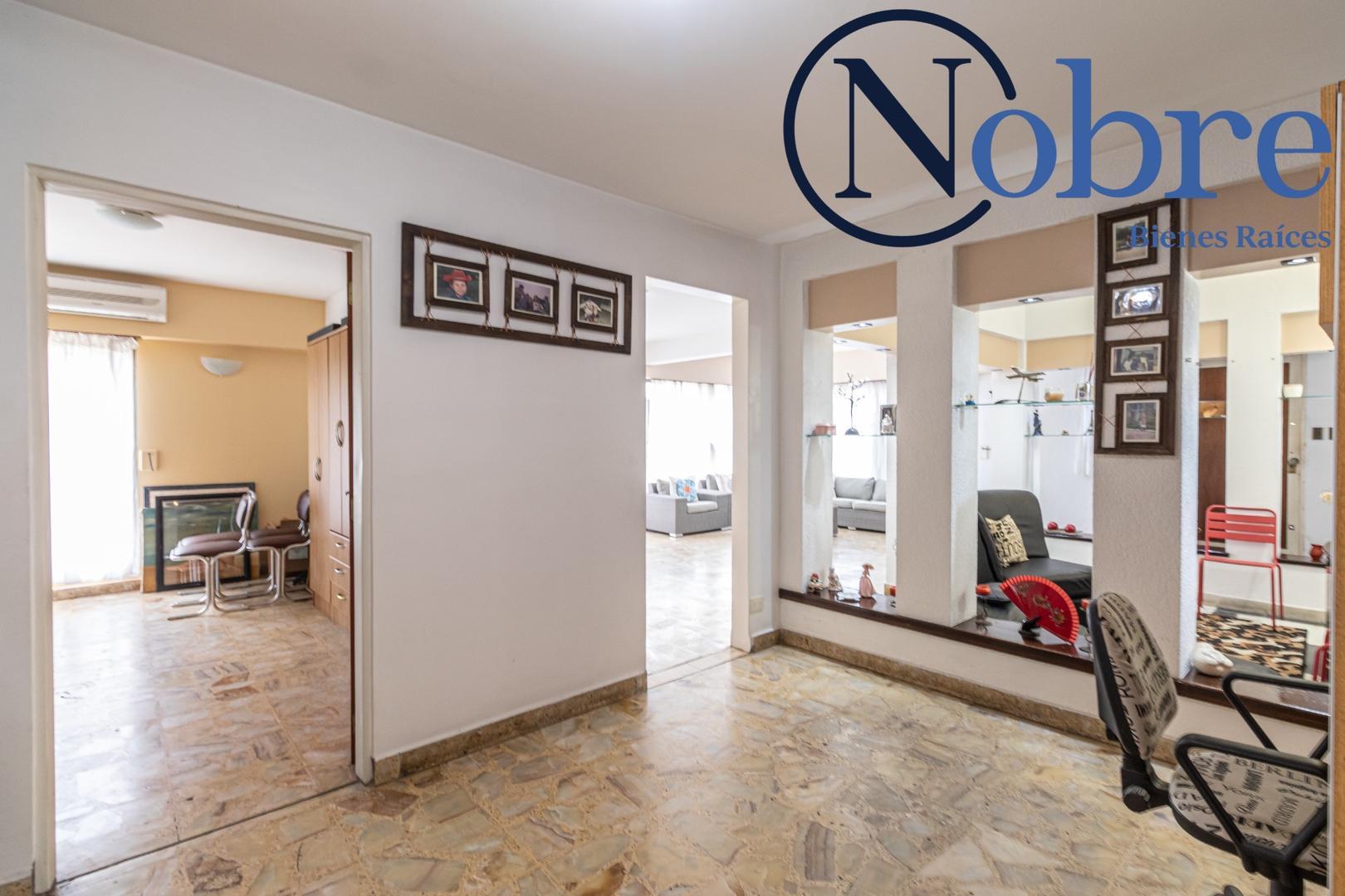 Casa en Venta con 7 cocheras